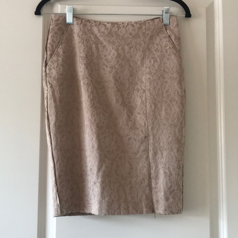 Pencil skirt with pockets!